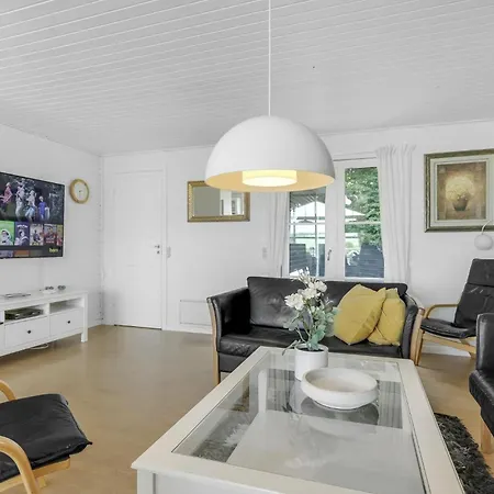 Ajstrup Strandvej Xi 度假居 Malling